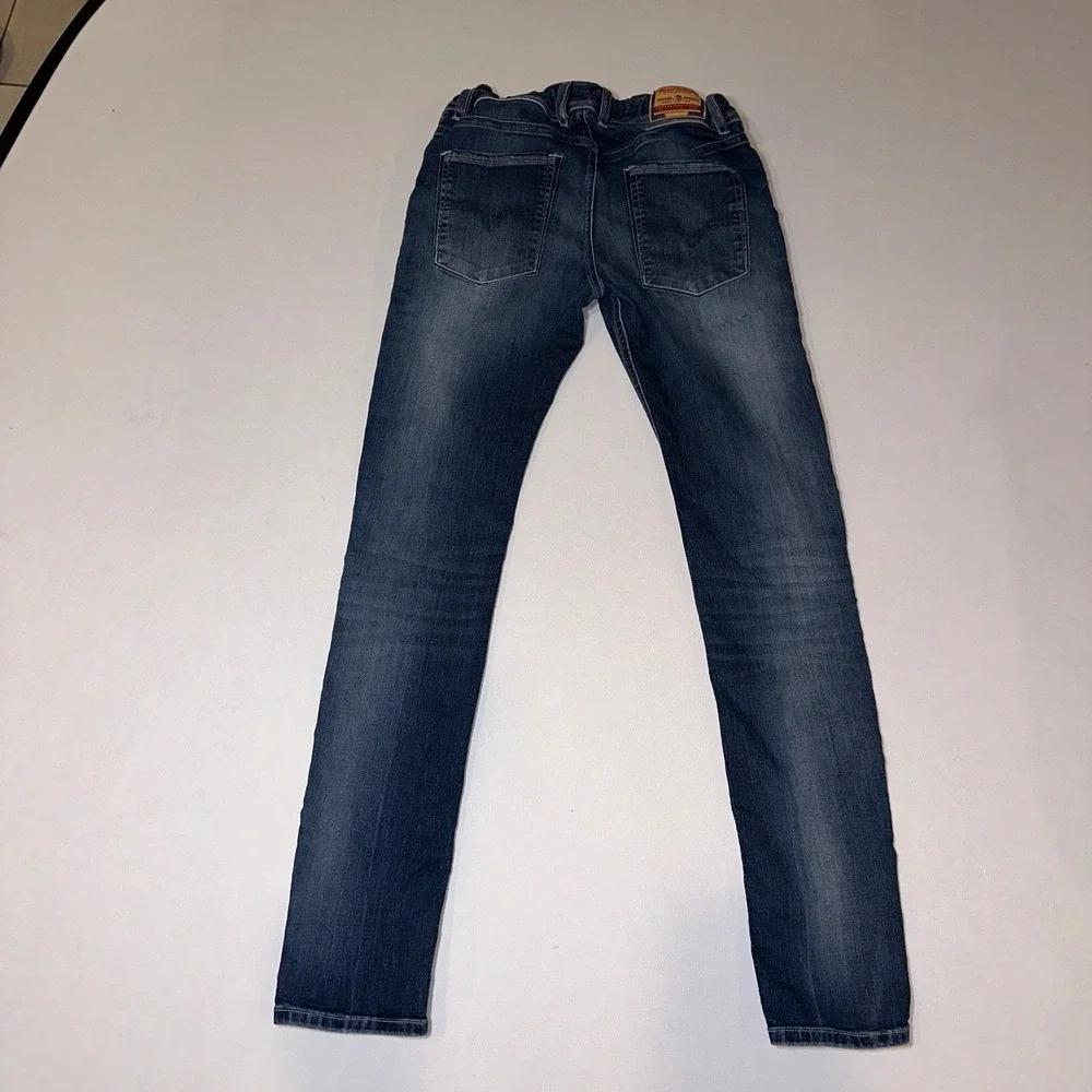 Diesel sleeker pair